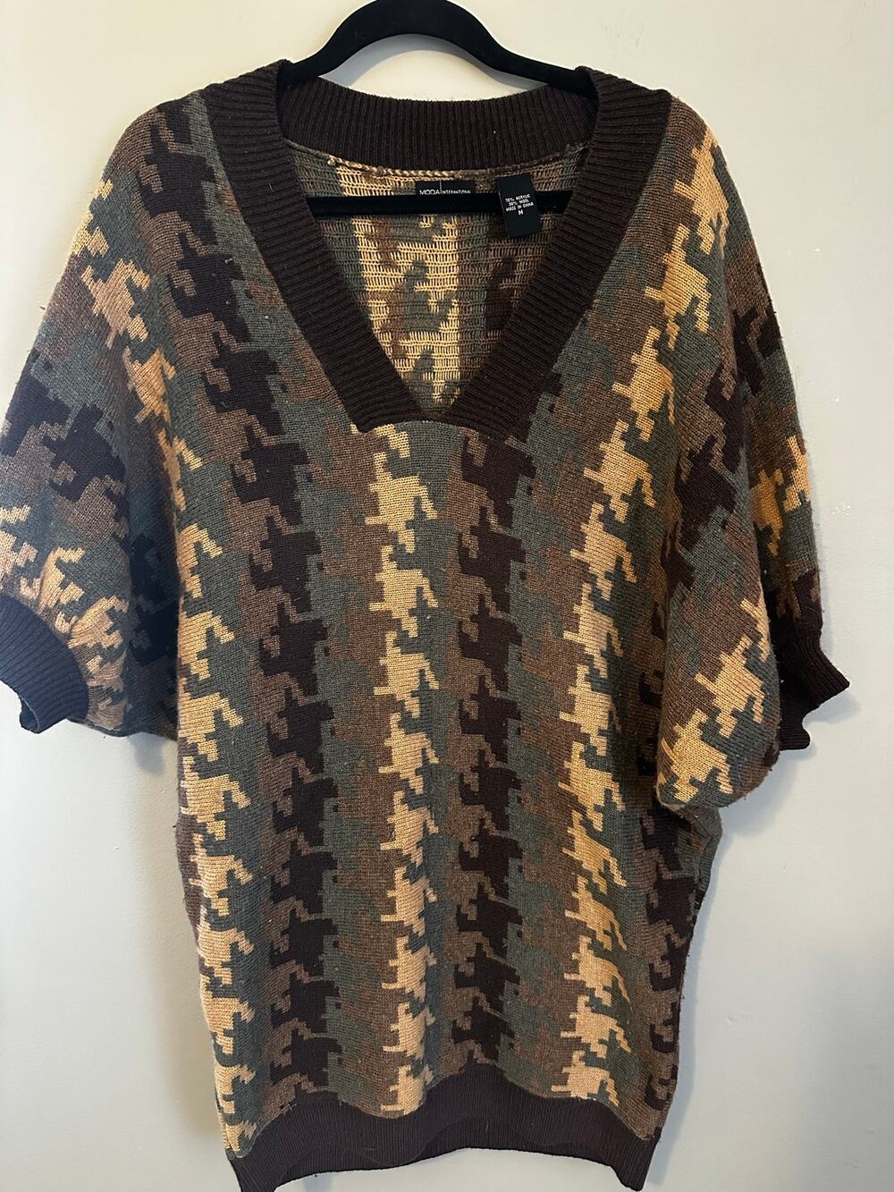 Moda International Camo Print V Neck Poncho Sweater M Boho